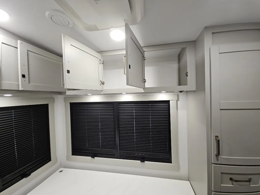 2026 Brinkley Model Z 3515, Dining area photo 9