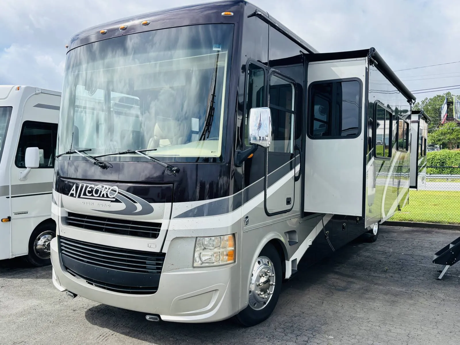 2016 Tiffin ALLEGRO 35QBA - Photo 2