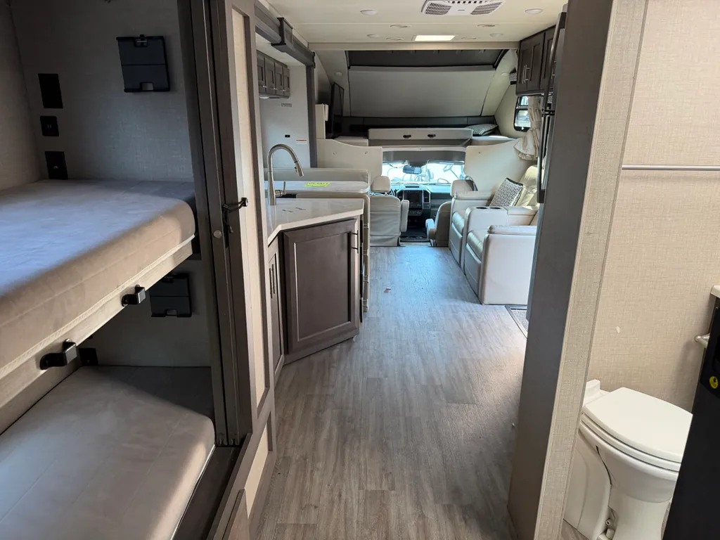2023 Thor Motor Coach Magnitude RS36, Photos photo 22