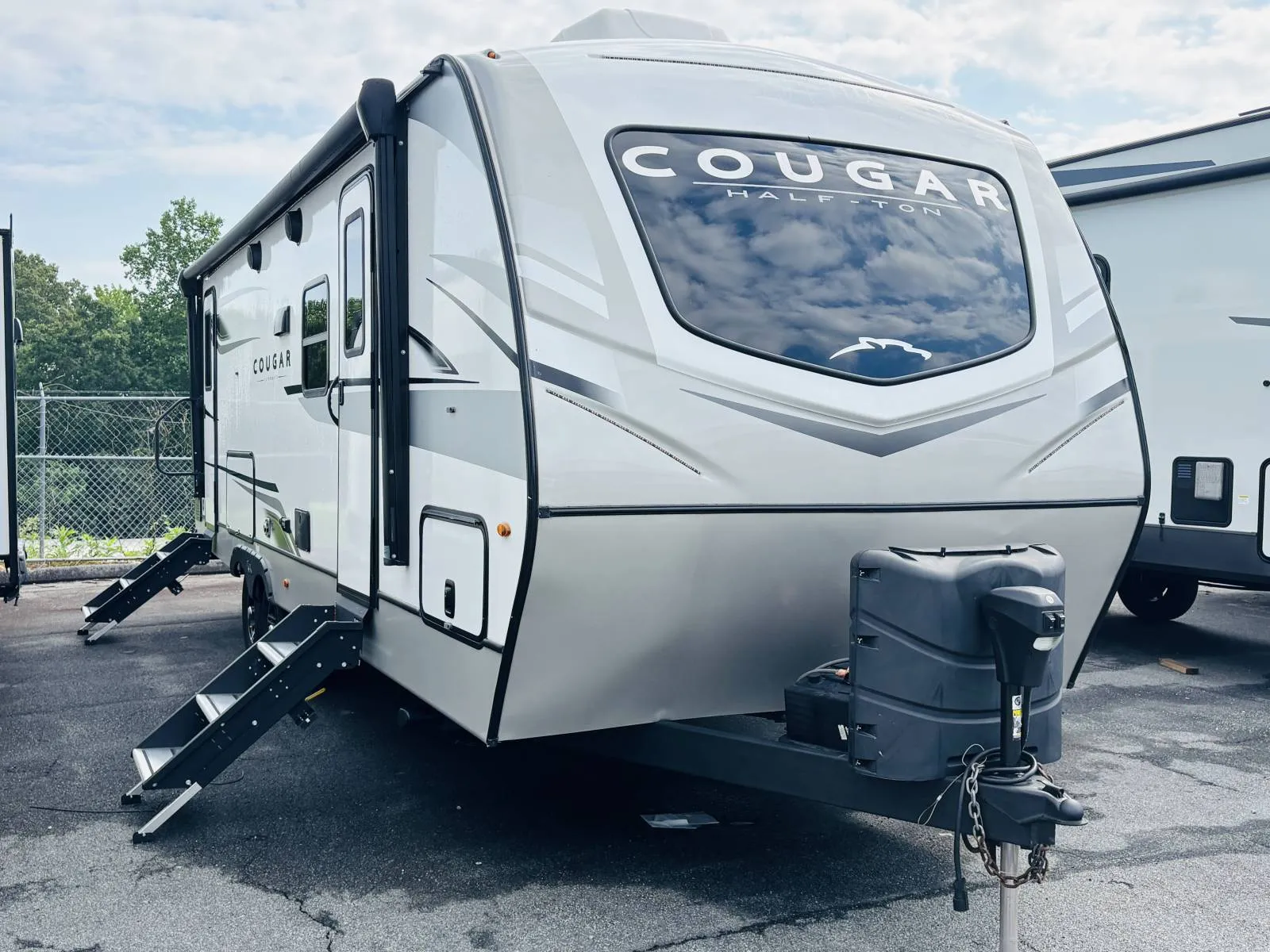 2023 Keystone COUGAR HALF-TON 26RBS - Photo 2