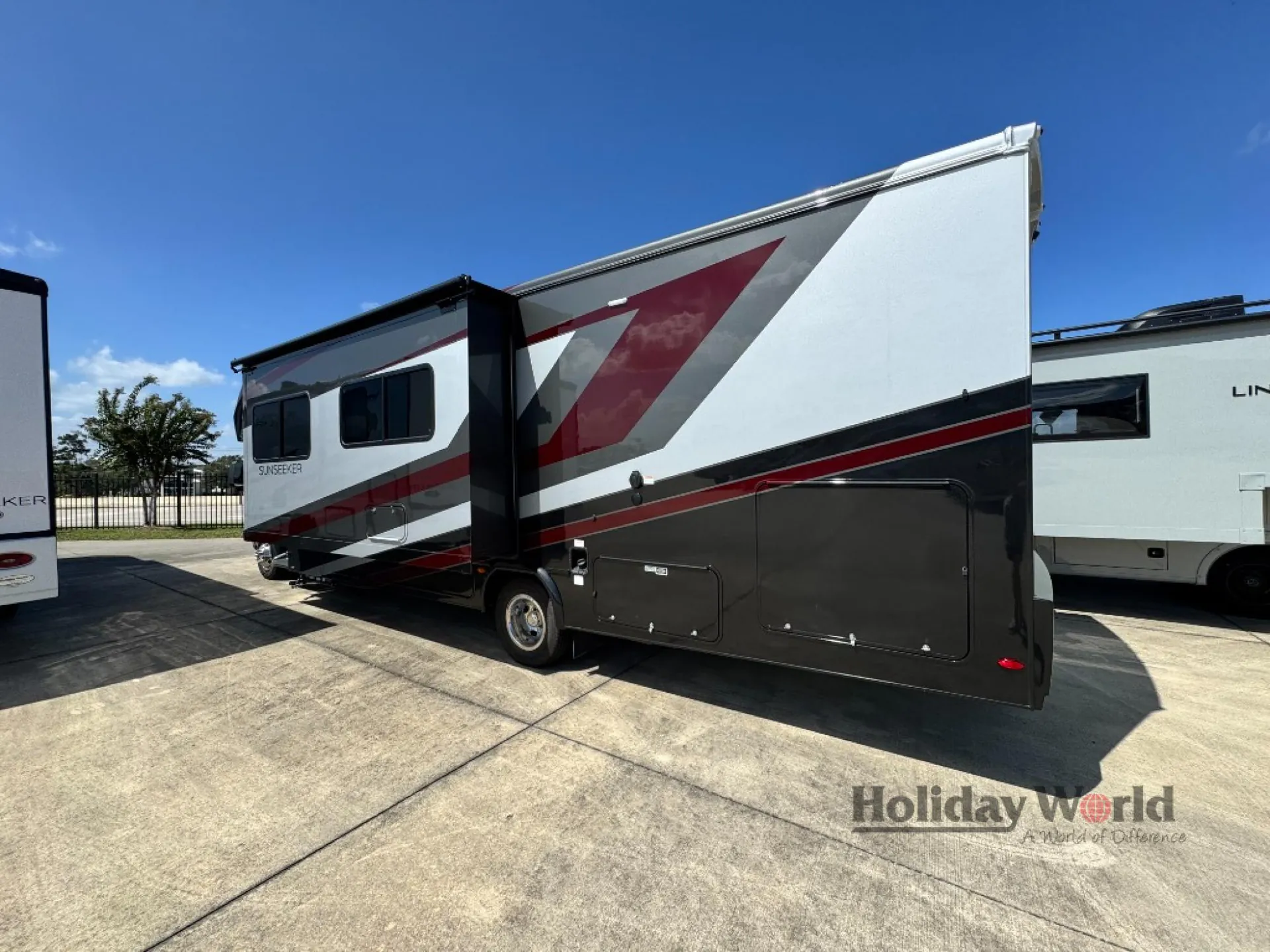 2027 Forest River Sunseeker 3010DS — Photo 5