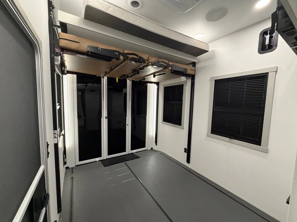 2026 Brinkley Model G 3970, Photos photo 31
