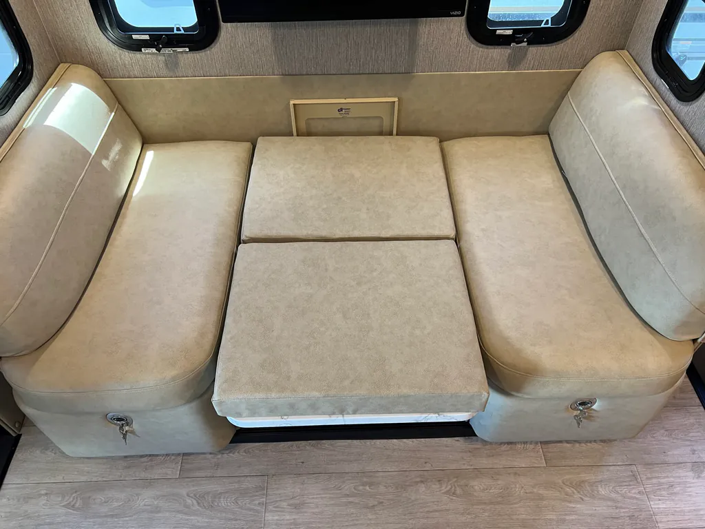 2023 Nexus Wraith 33W, Photos photo 16
