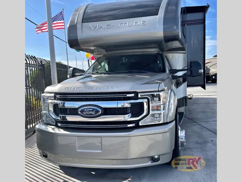 2023 Thor Motor Coach Magnitude SV34 - Photo 3