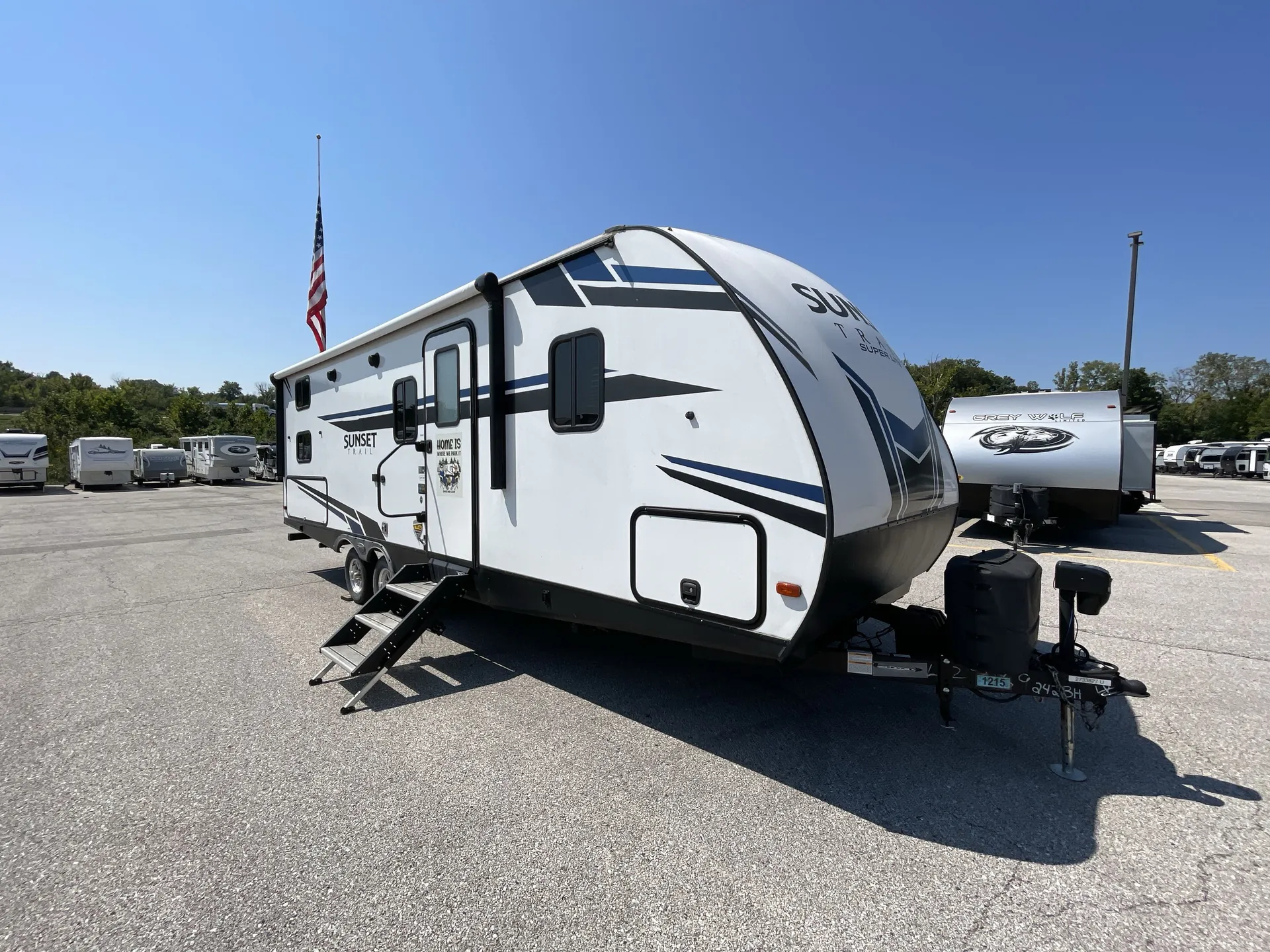 2020 CrossRoads Sunset Trail Super Lite 242BH dealer photo 1 from Camping World