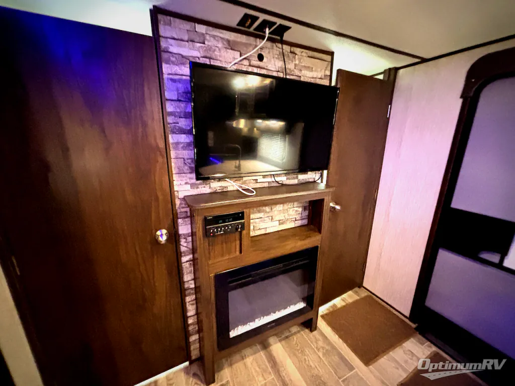 2019 Forest River Cherokee Alpha Wolf 26DBH-L, Photos photo 8