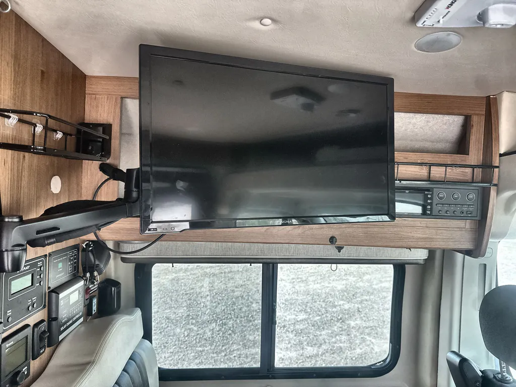 2017 Winnebago Travato 59G, Photos photo 19