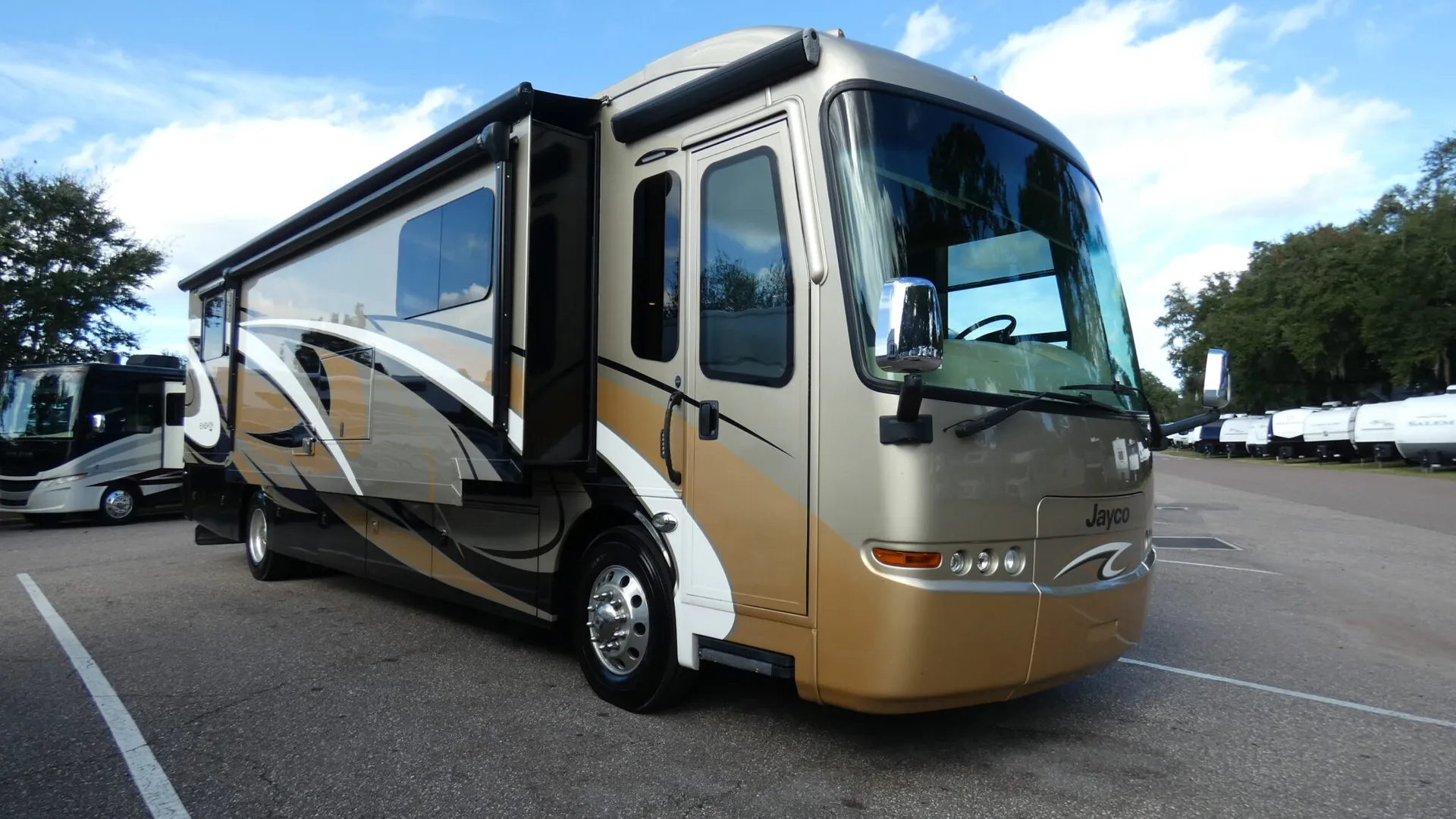 2019 Jayco Embark 39T2 - Photo 2