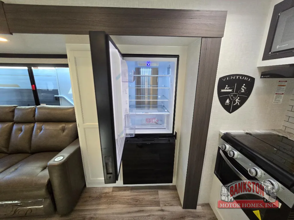 2026 Venture RV Stratus SR302VBH, Photos photo 15