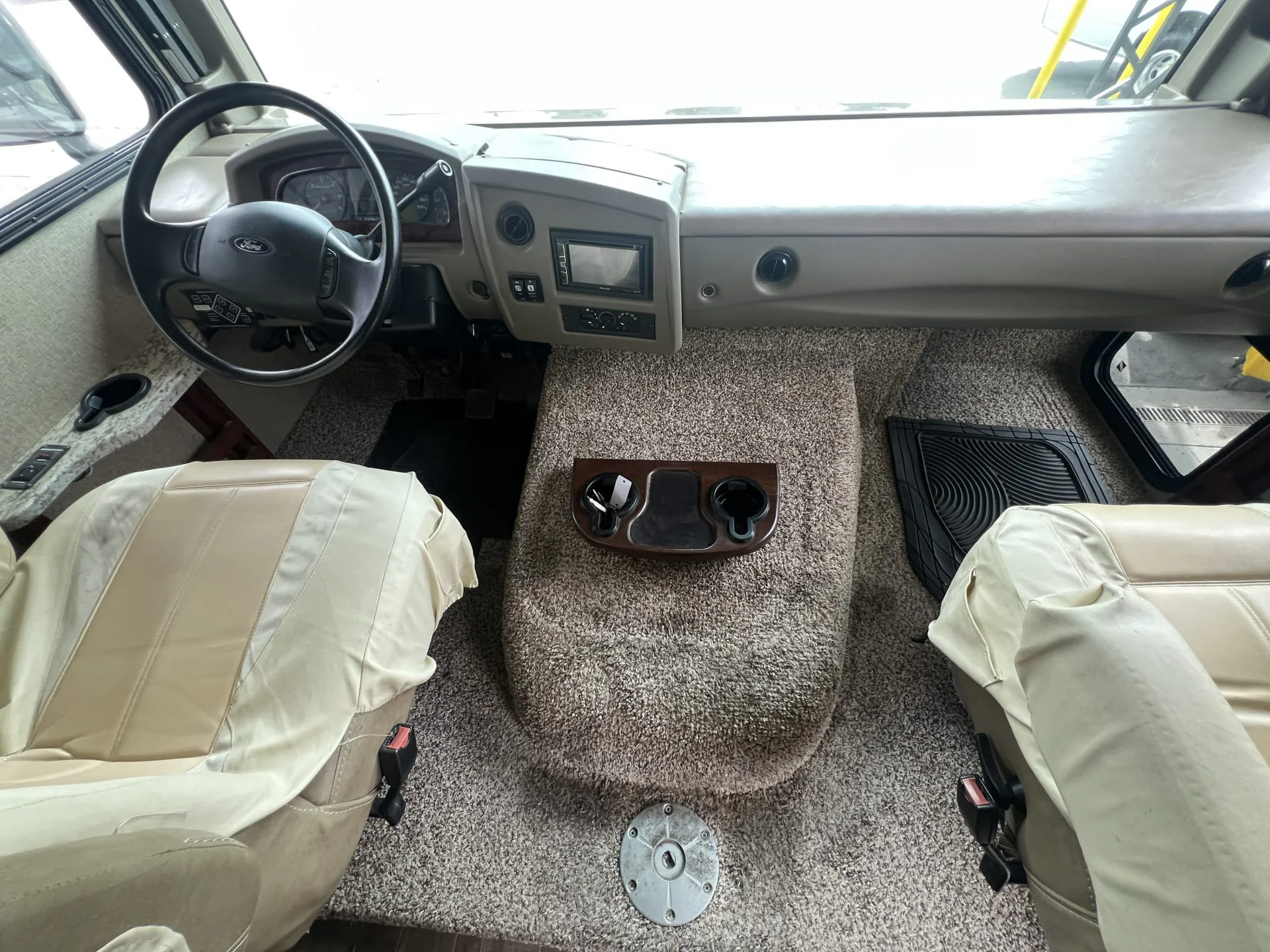 2018 Fleetwood Flair LXE 31W - Photo 3