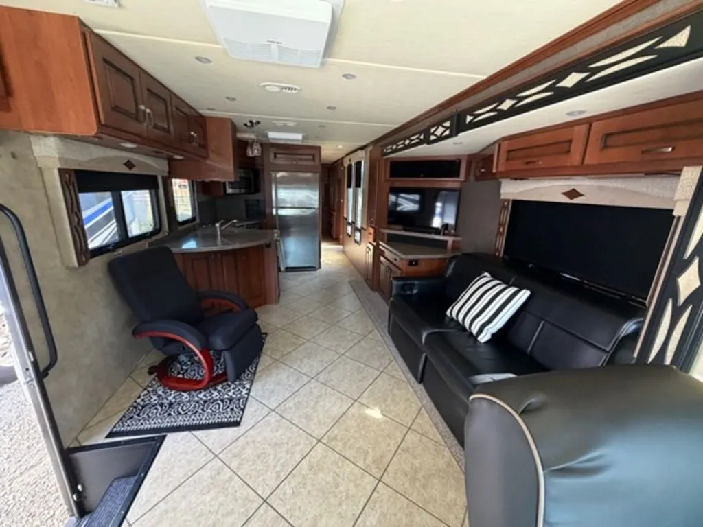 2015 Fleetwood Excursion 35B - Photo 3