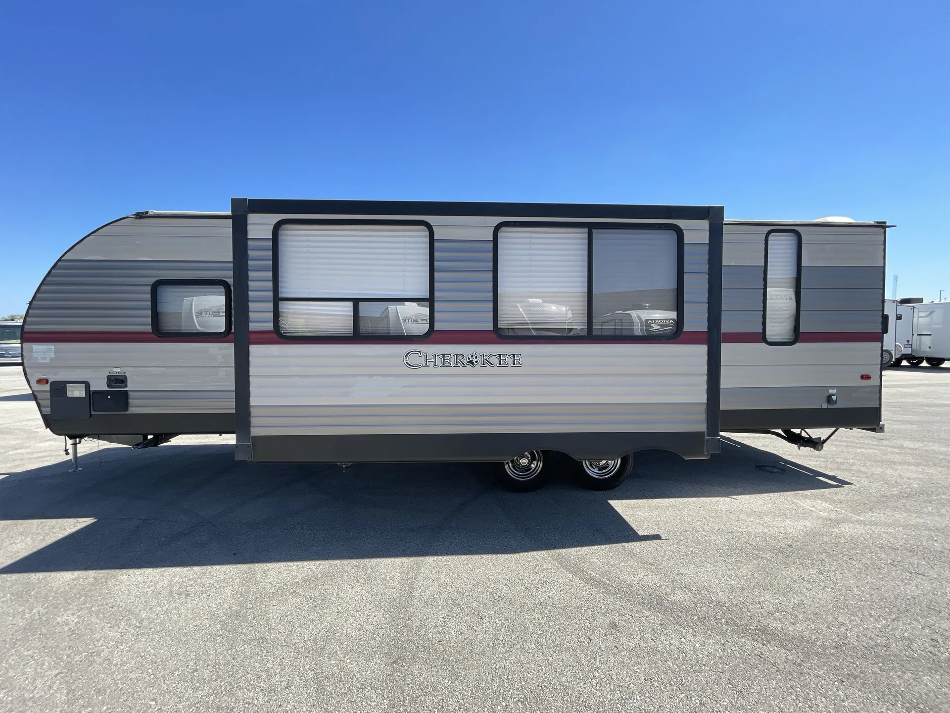 2019 Forest River Cherokee 264DBH — off campside