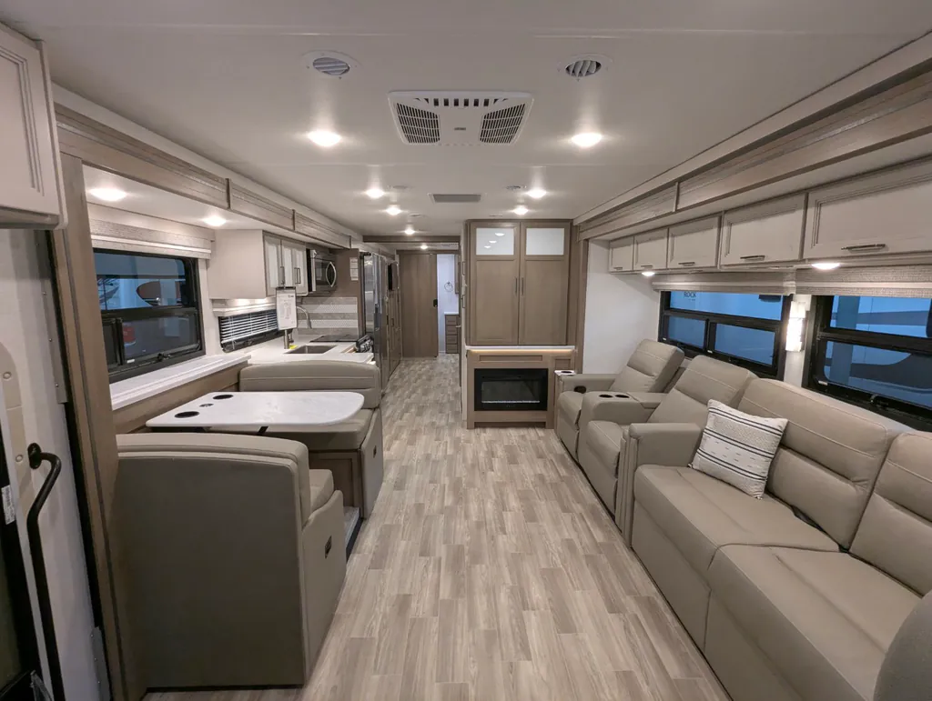 2027 Thor Motor Coach Windsport 36H, Photos photo 15