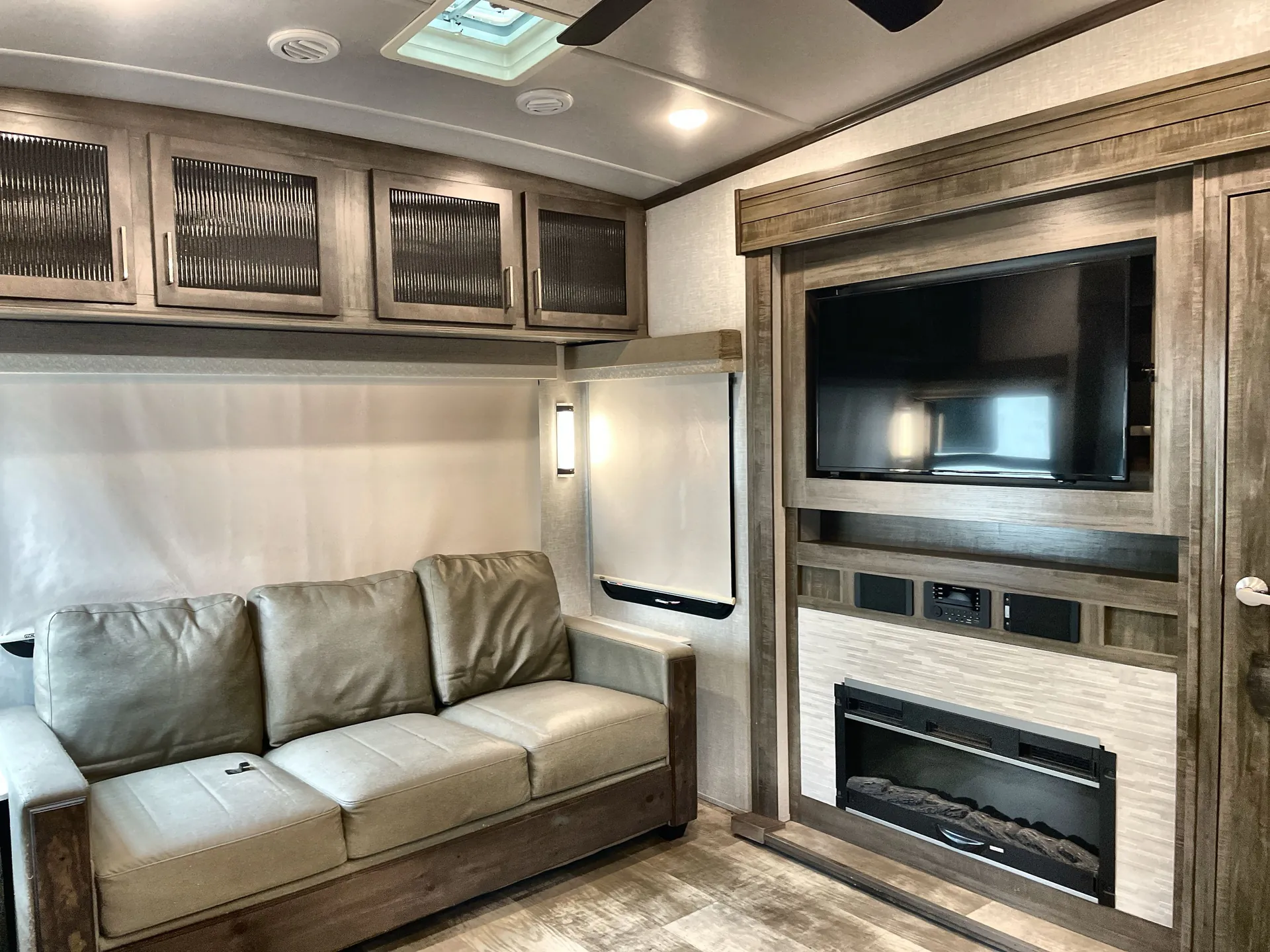 2022 Forest River Flagstaff Super Lite 528IKRL — living area main