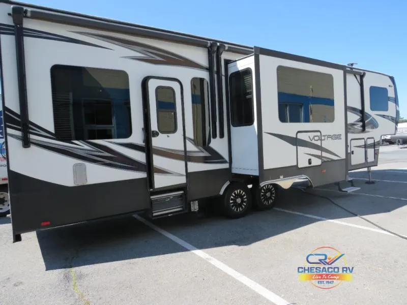 2018 Dutchmen RV Voltage Used    3605 - Photo 4