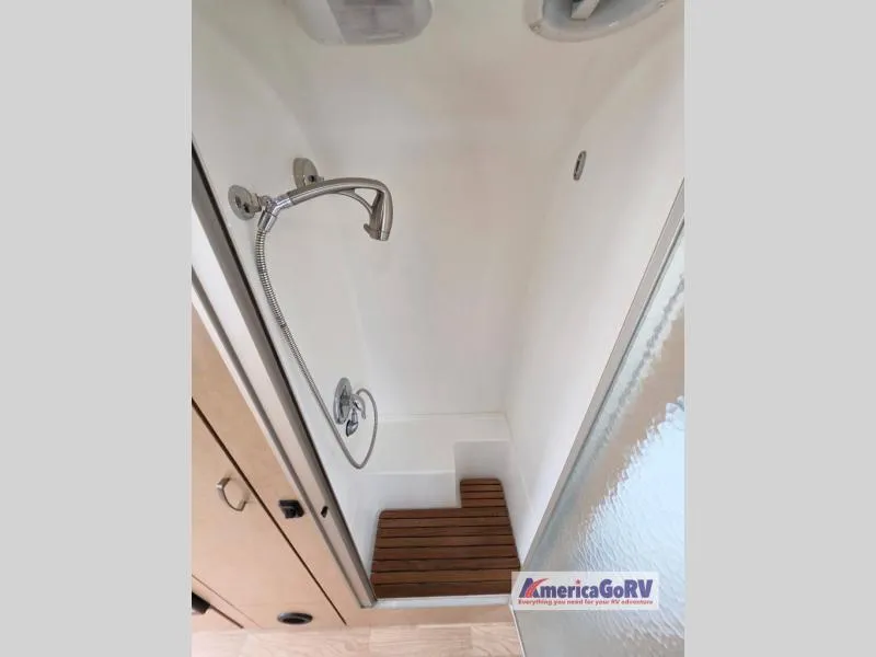 2016 Airstream Flying Cloud 25FB - Photo 4