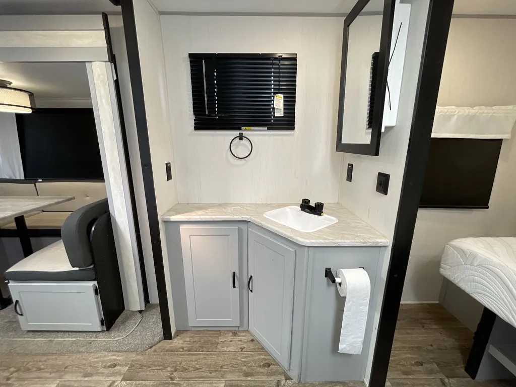 2022 Forest River Vibe 28BH, Photos photo 15
