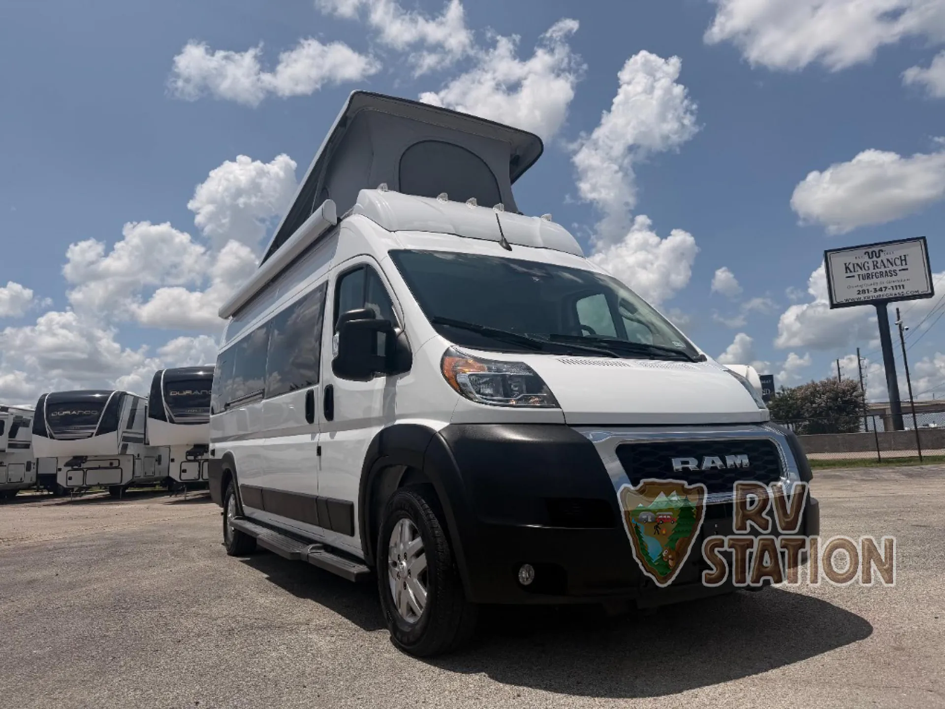 2023 Thor Motor Coach Sequence 20J - Photo 2