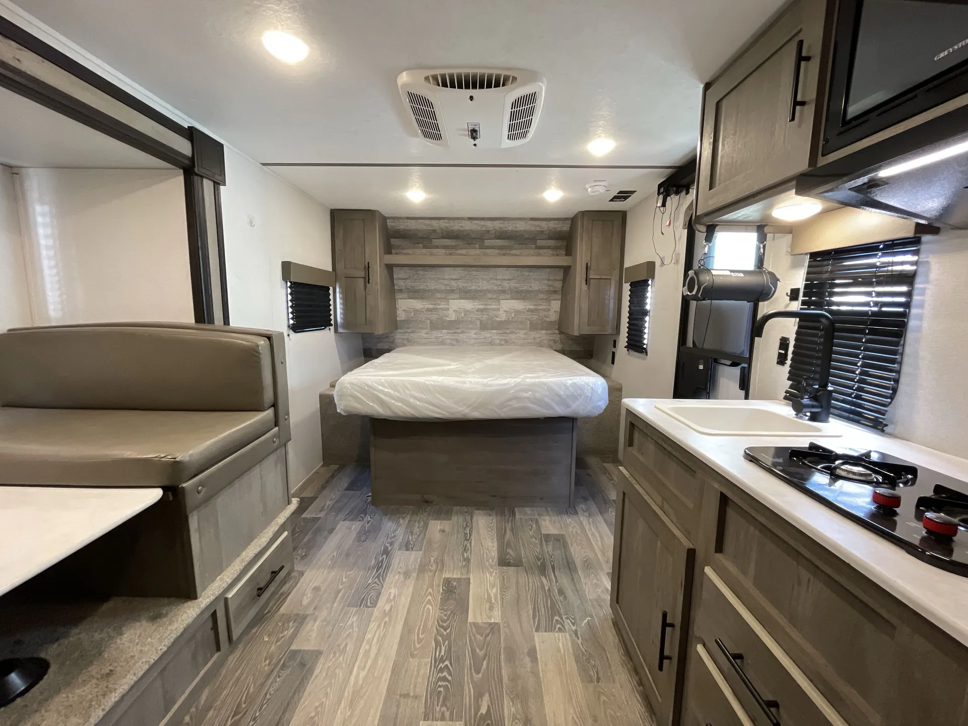 2021 Keystone Springdale 1790FQ — living area main
