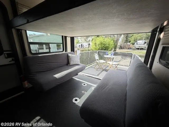2018 Dutchmen Voltage Triton 3551, Photos photo 10