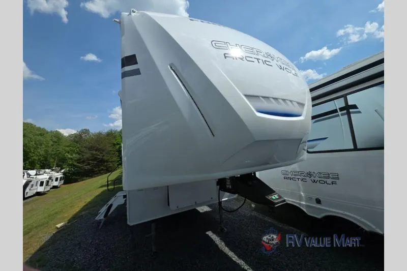 2026 Forest River Cherokee Arctic Wolf 285OPT - Photo 4