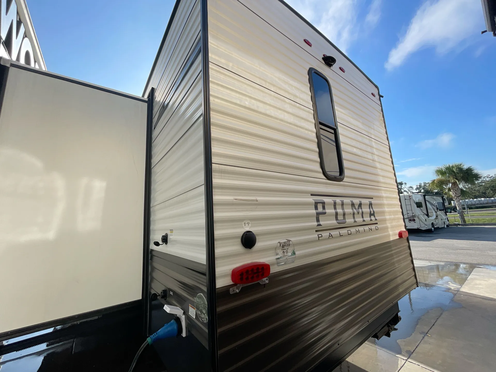 2023 Forest River Puma Vista 39DBT — backside