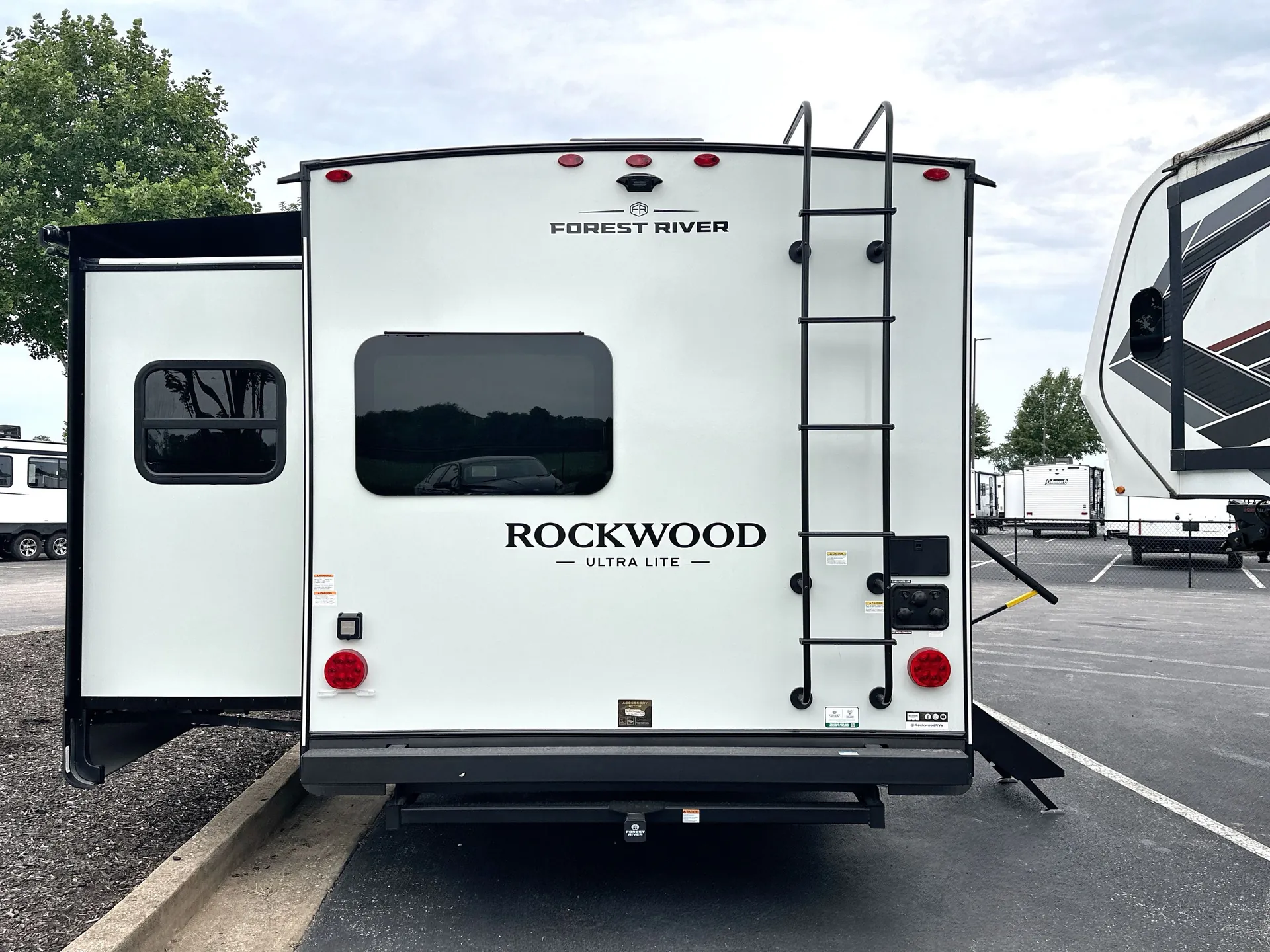 2027 Forest River Rockwood Ultra Lite 2608BS — backside