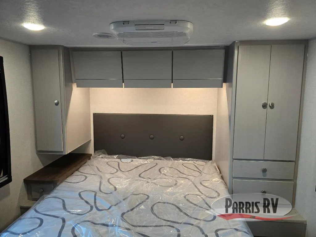 2026 Coachmen Entourage 320LV - Photo 4