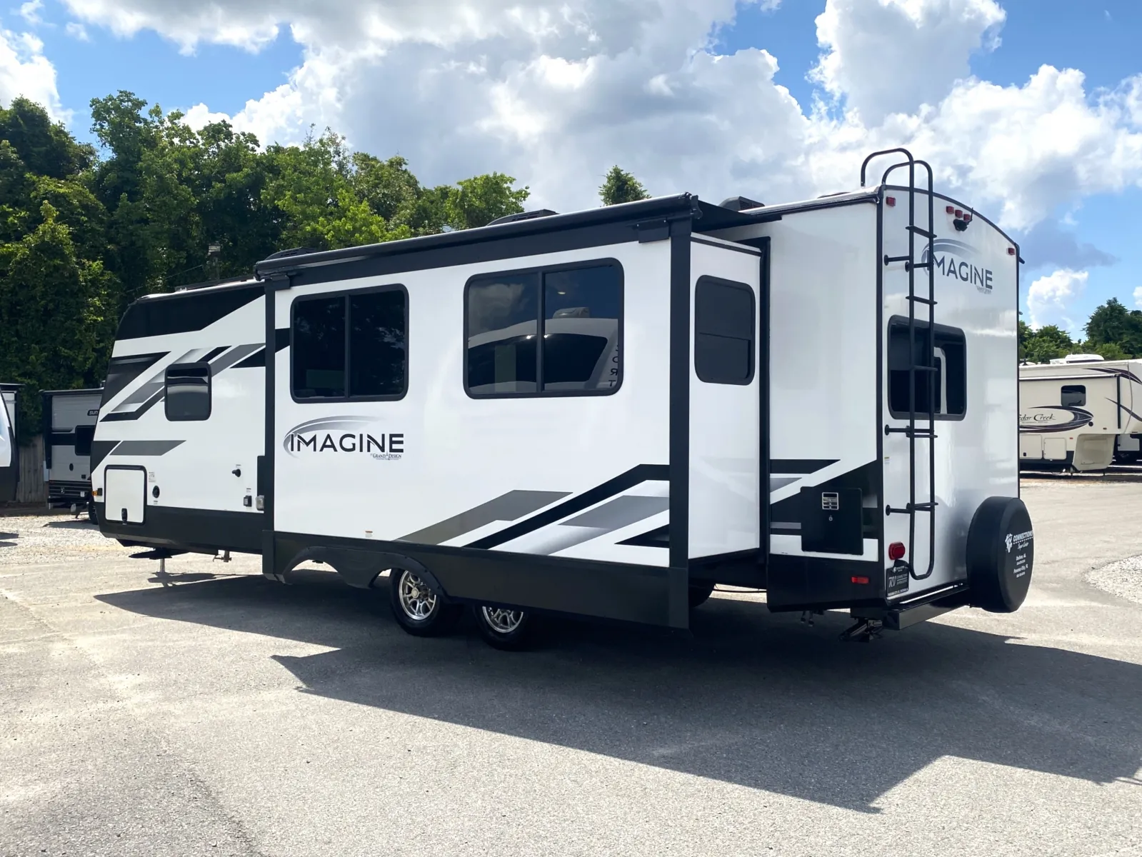 2022 Grand Design Imagine 2670MK - Photo 3