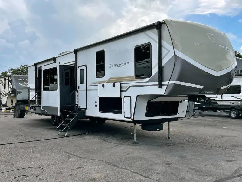 2027 Keystone Sprinter 3950SSP - Photo 3