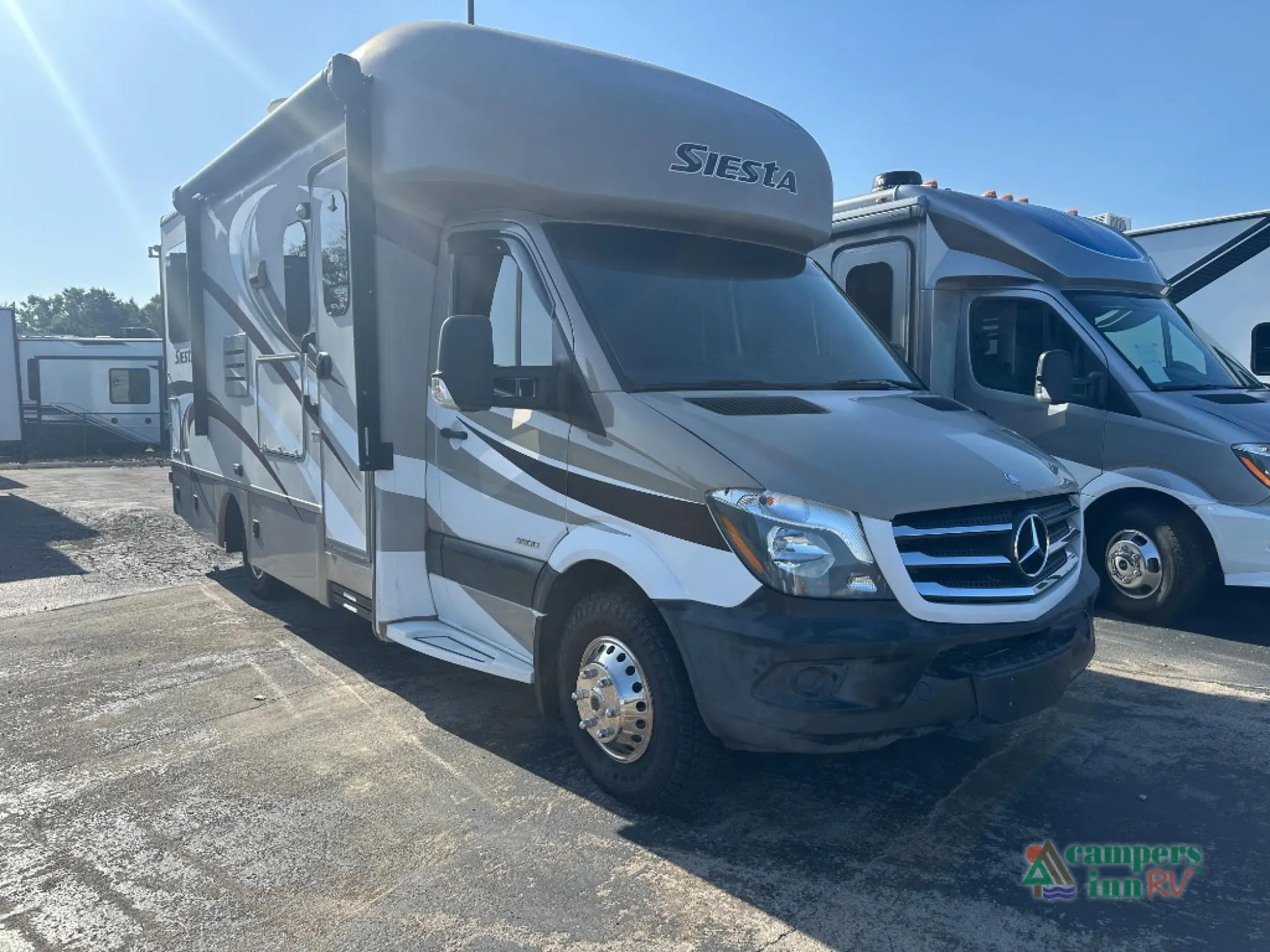 2015 Thor Motor Coach Siesta Sprinter 24SR - Photo 2