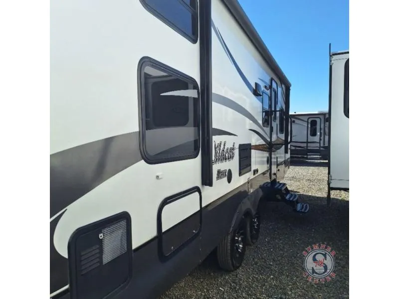 2015 Forest River RV Wildcat Maxx 26BHS - Photo 2