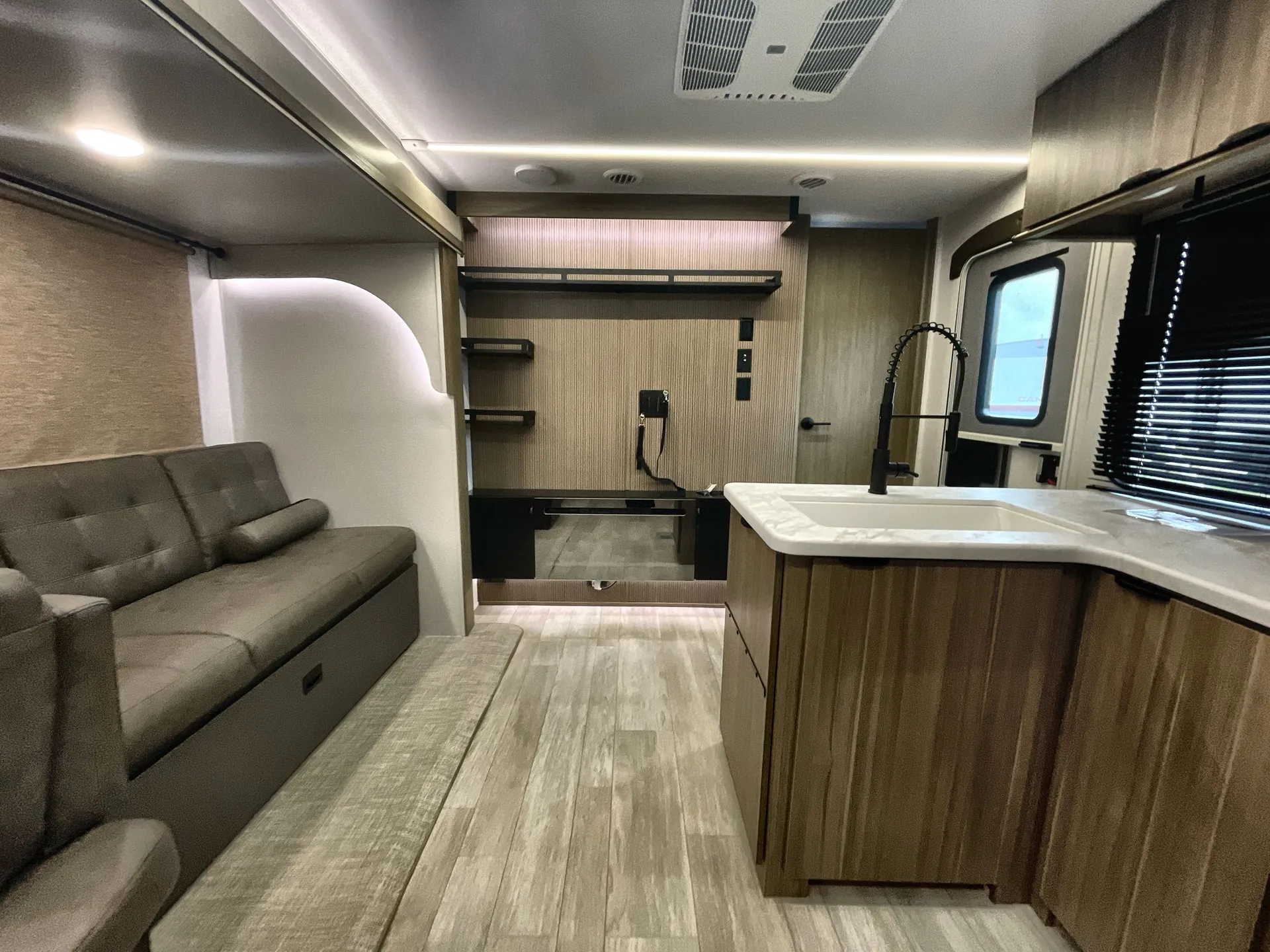 2025 Forest River Salem 33TS — living area main