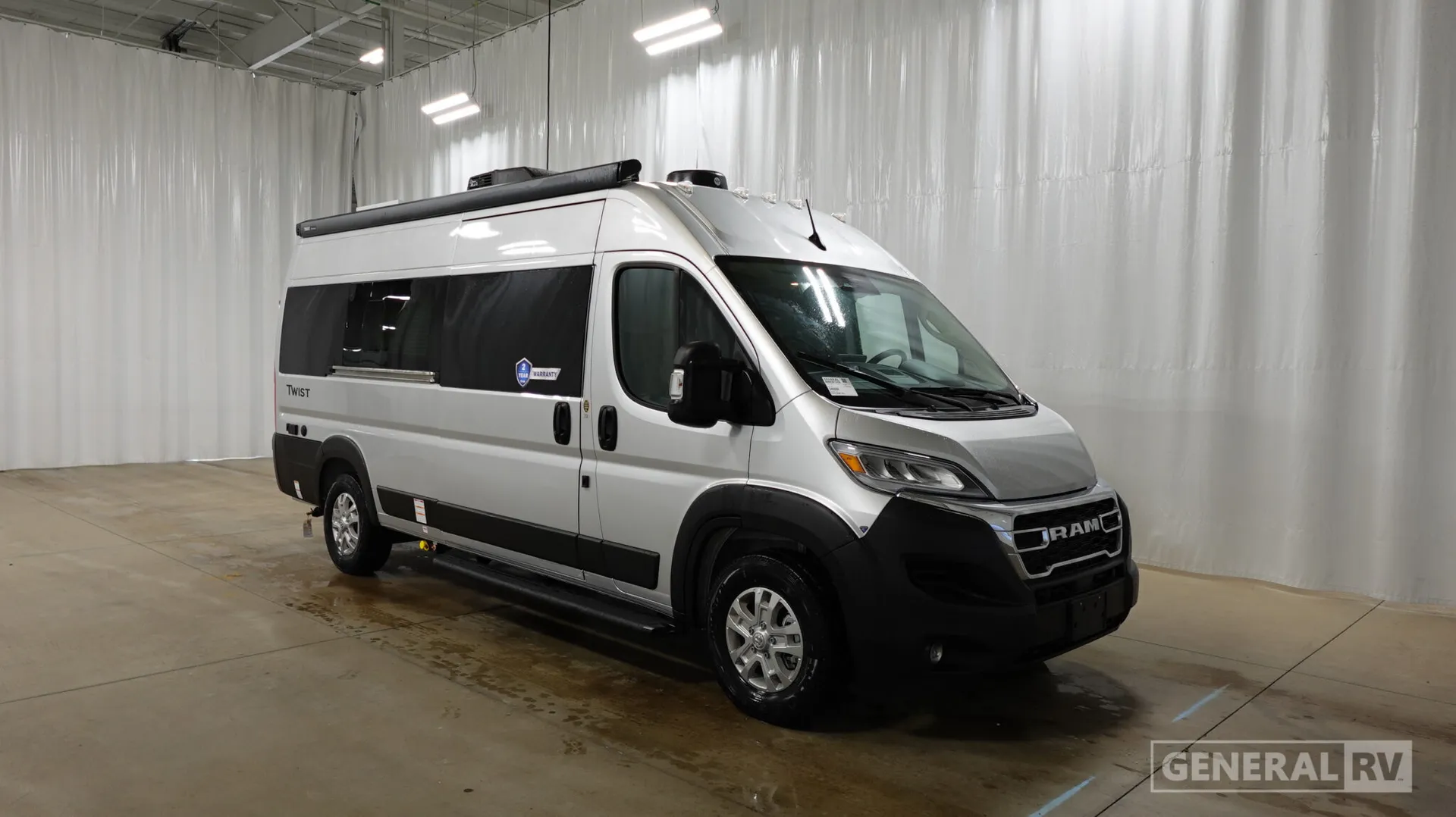 2027 Thor Motor Coach Twist 20L - Photo 2