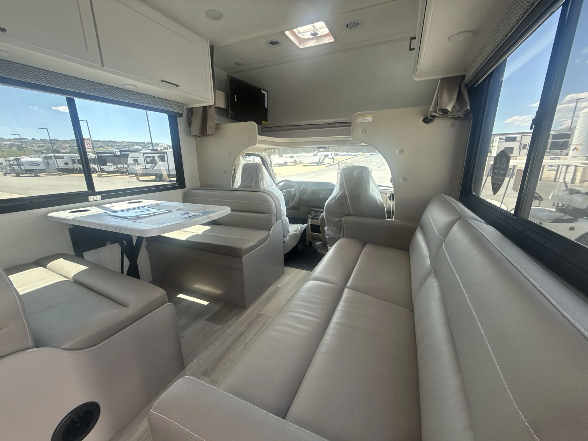 2026 Thor Motor Coach Geneva 28VZ - Photo 4