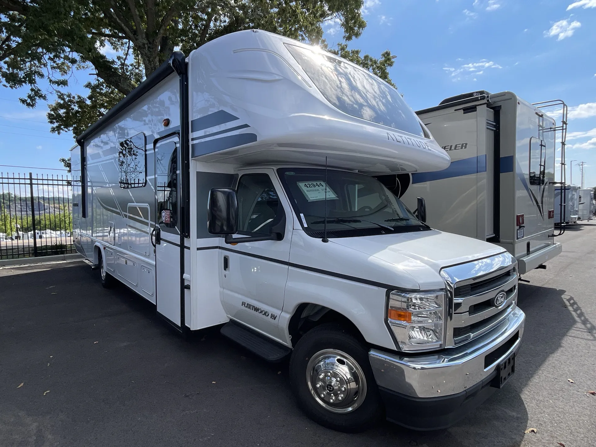2026 Fleetwood Altitude 31W - Photo 2