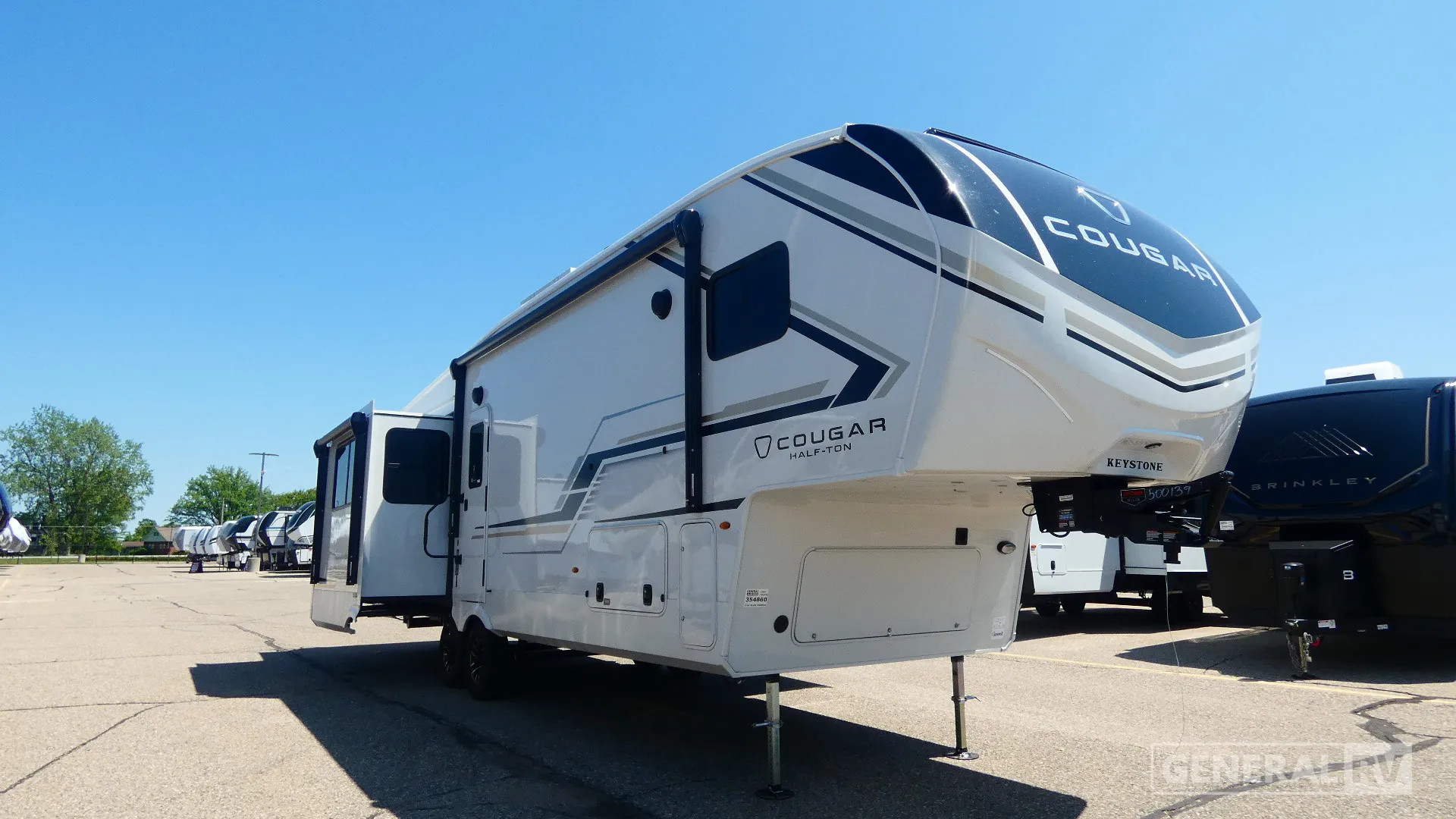 2027 Keystone Cougar Half-Ton 29MBD - Photo 2