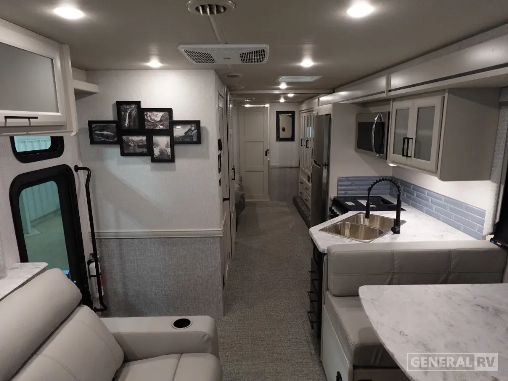 2026 Holiday Rambler Admiral 32N - Photo 3