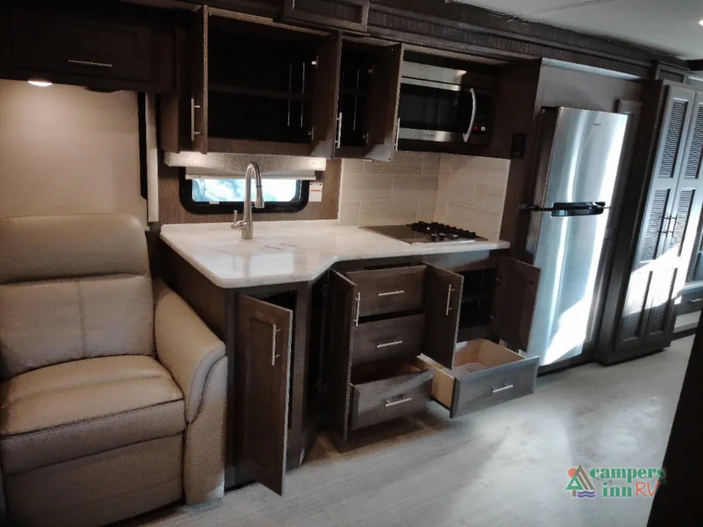 2021 Thor Motor Coach Challenger 35MQ, Photos photo 51