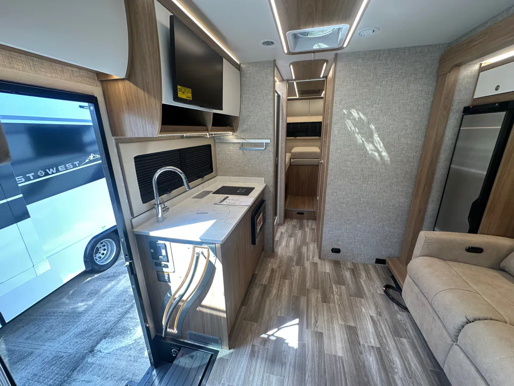 2026 Tiffin Wayfarer 25 XLW, Photos photo 34