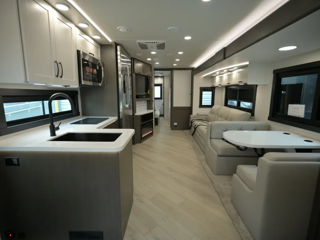 2027 Entegra Coach Accolade 37K, Photos photo 5