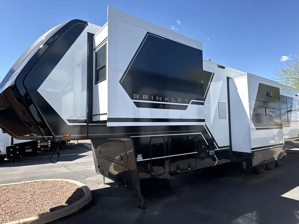 2026 Brinkley Model G 4000, Photos photo 7