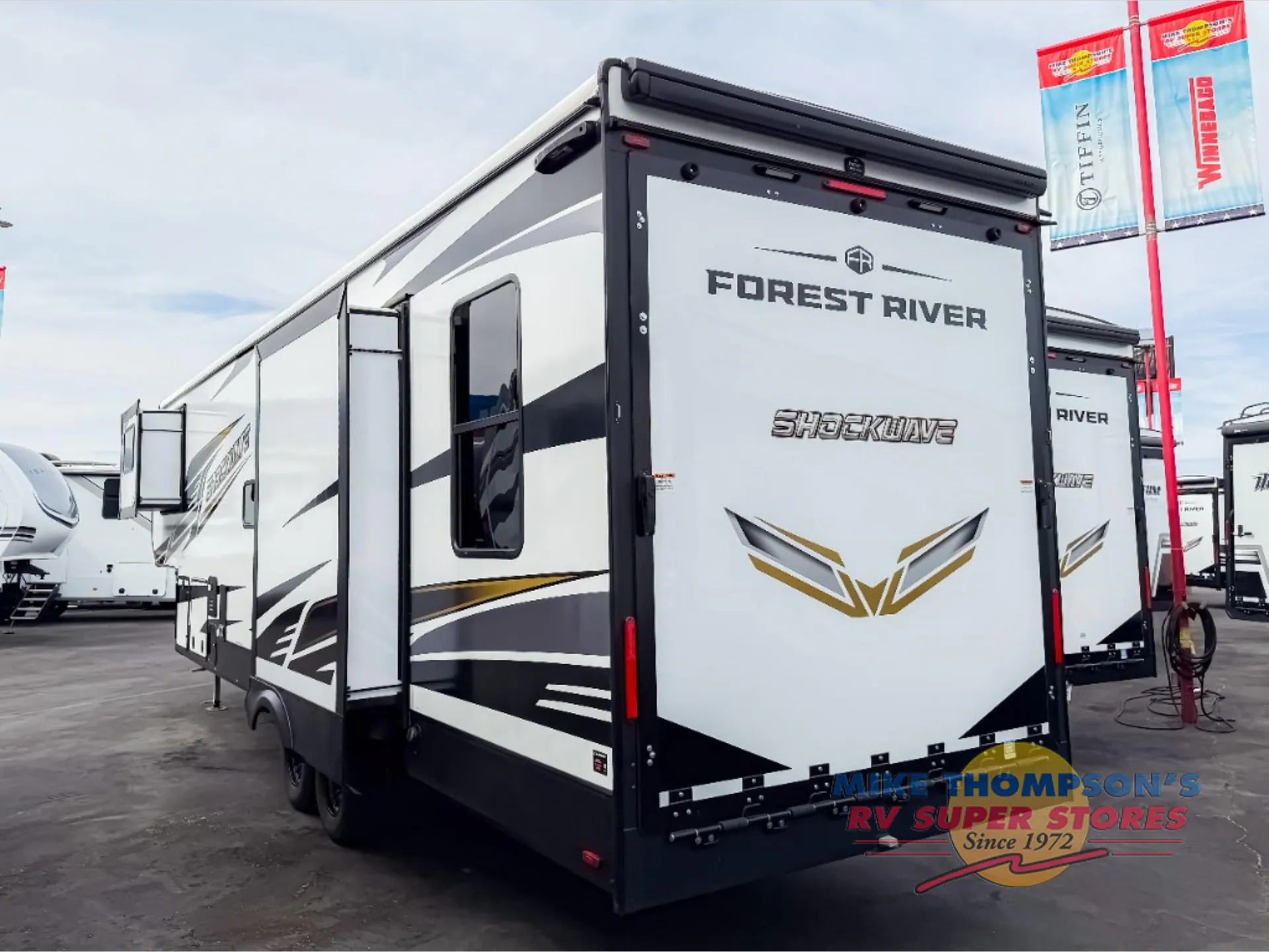 2026 Forest River Shockwave 3300 - Photo 4