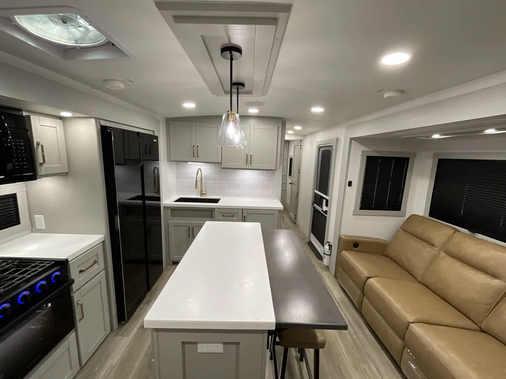 2025 Brinkley Model Z AIR 295, Photos photo 3