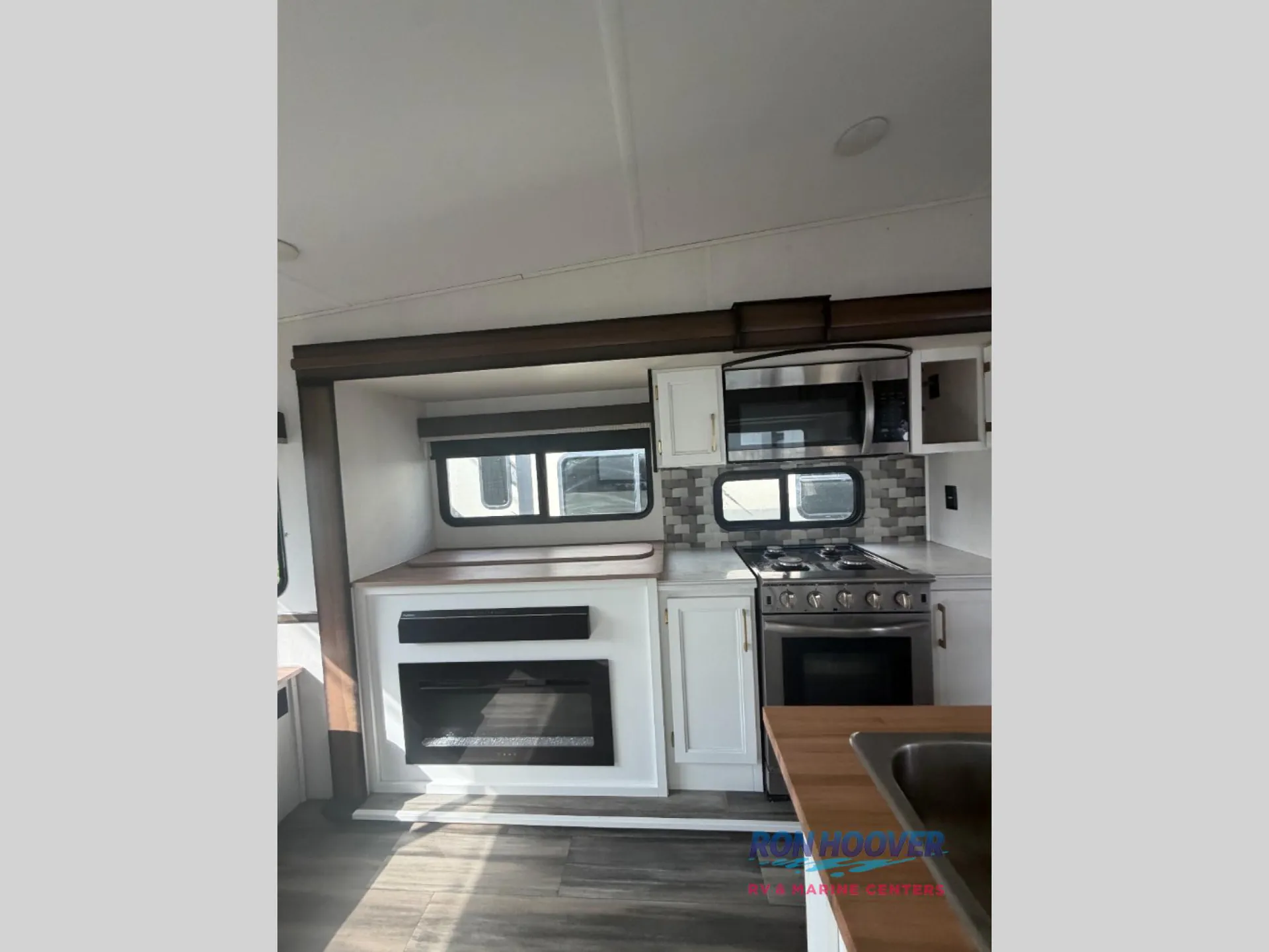 2022 Prime Time Crusader 335RLP - Photo 3