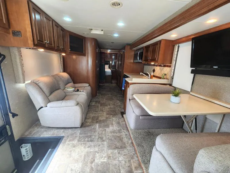 2013 Thor Motor Coach Palazzo 33.2 - Photo 3