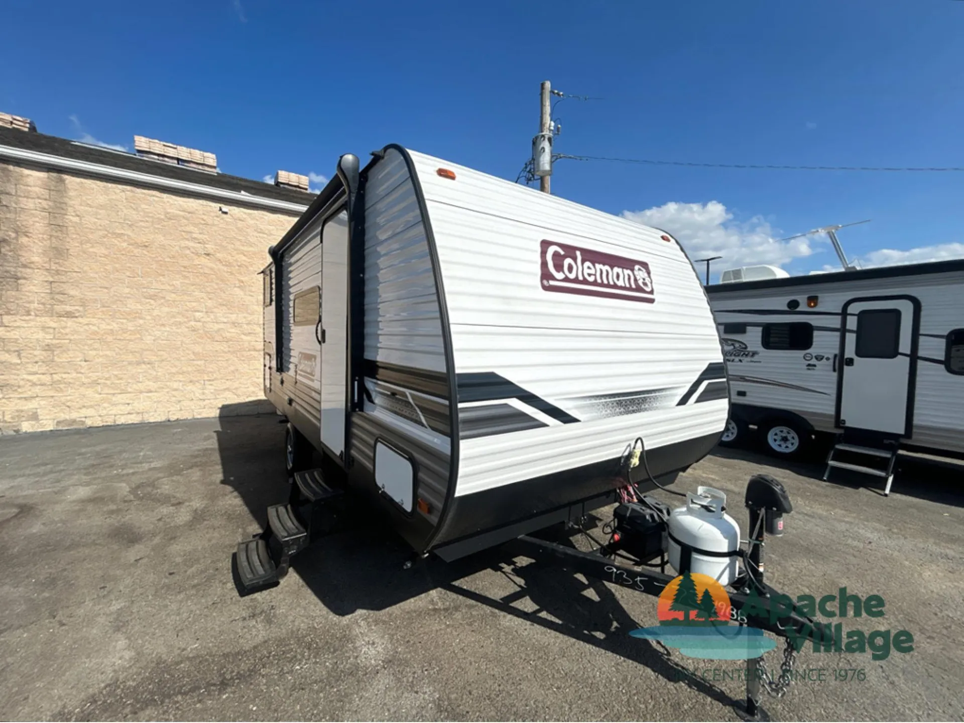 2024 Dutchmen Coleman Lantern LT 19BB - Photo 2