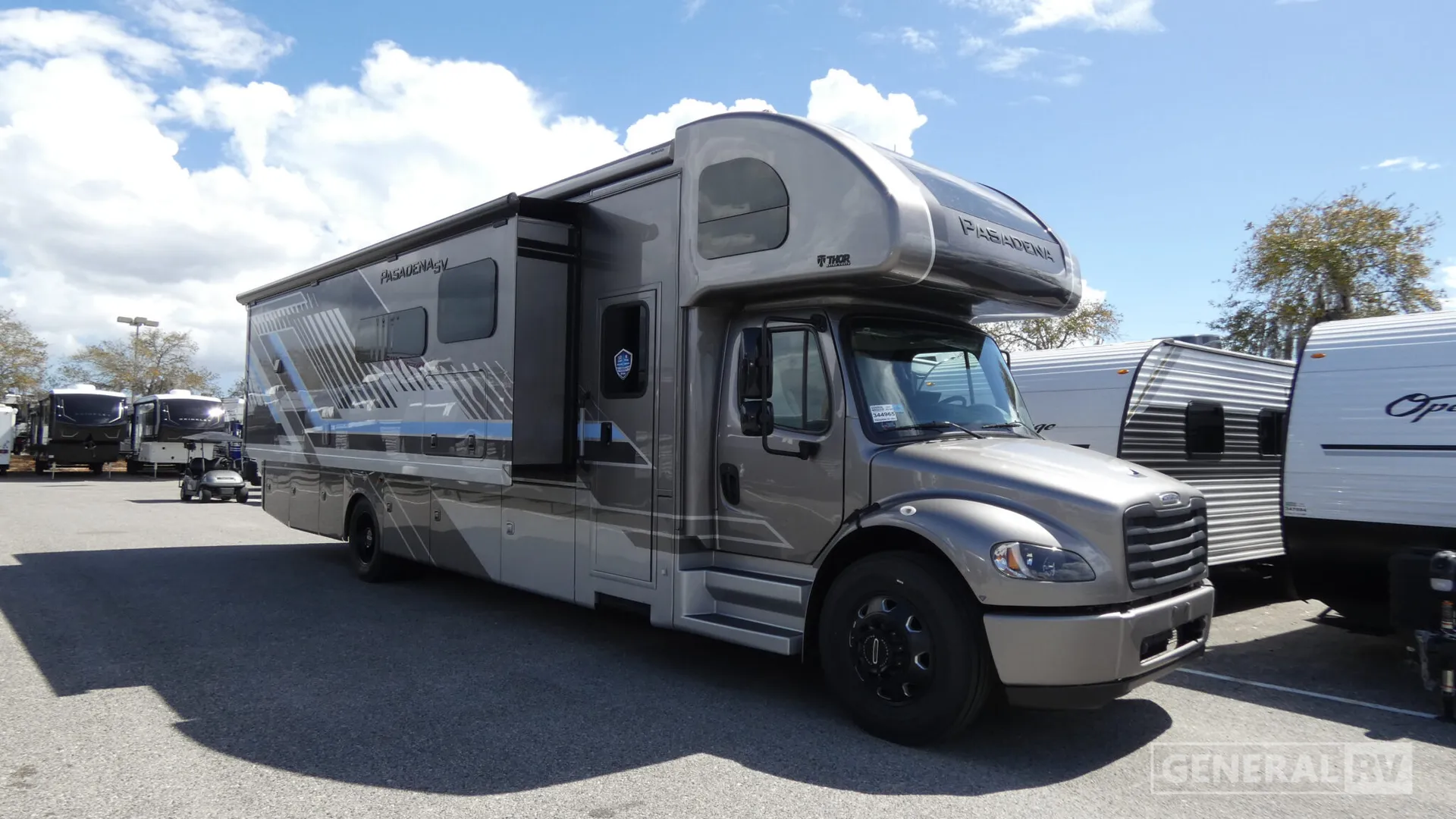 2026 Thor Motor Coach Pasadena SV 38DX - Photo 2