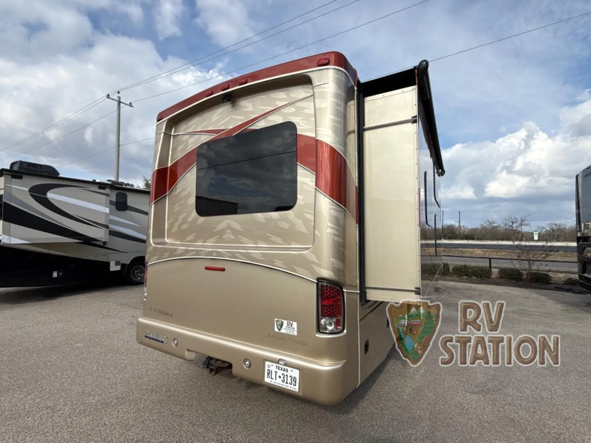 2018 Dynamax Corp Isata 5 Series 35DB - Photo 3