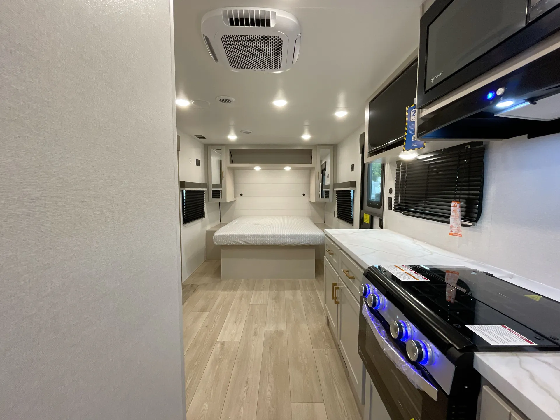 2027 Jayco Jay Flight 200MKSW — living area main